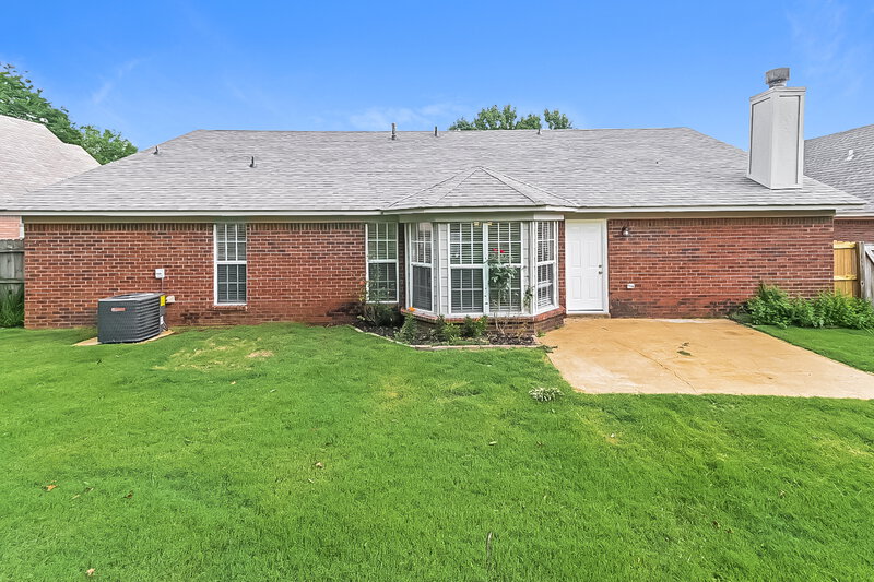 1,750/Mo, 1653 Saddle Ln Southaven, MS 38671 Rear View
