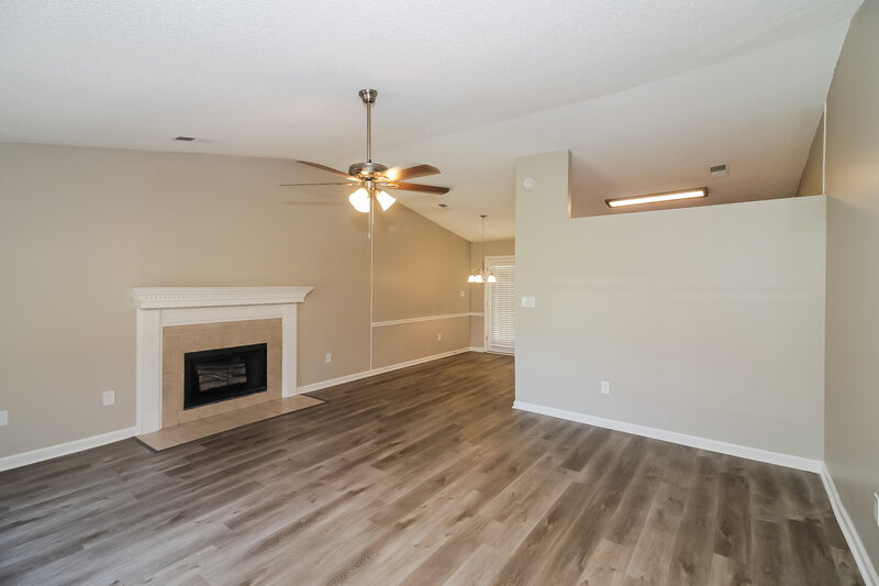 1,825/Mo, 1105 Atterbury Cir S Southaven, MS 38671 Living Room View 2