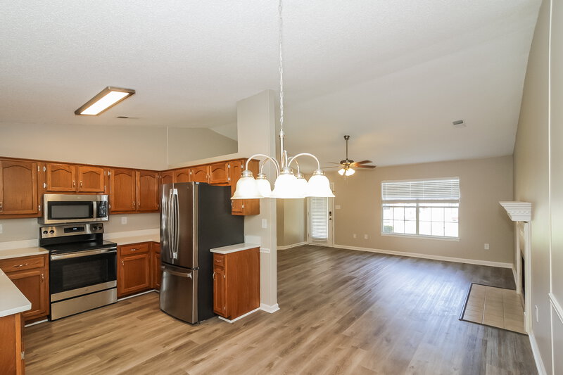 1,825/Mo, 1105 Atterbury Cir S Southaven, MS 38671 Dining Room View 2