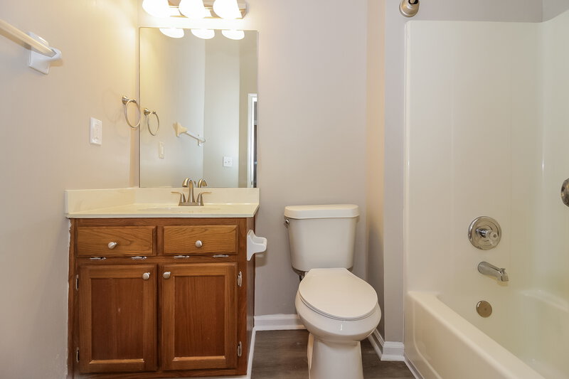 1,825/Mo, 1105 Atterbury Cir S Southaven, MS 38671 Bathroom View