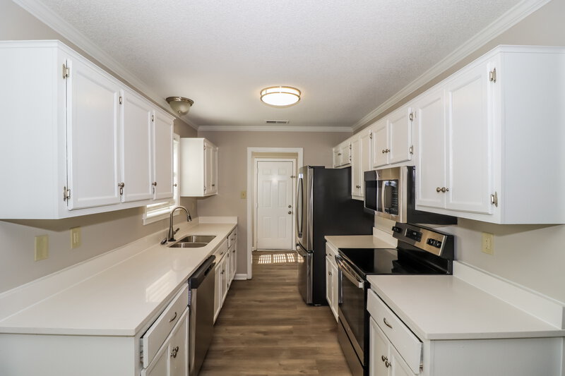 2,205/Mo, 2535 Clydes Place Cv Memphis, TN 38133 Kitchen View