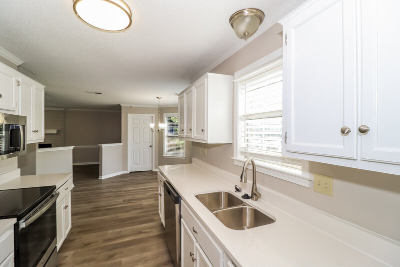 2,205/Mo, 2535 Clydes Place Cv Memphis, TN 38133 Kitchen View 2