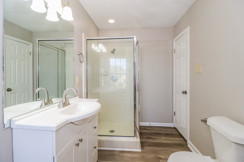 2,205/Mo, 2535 Clydes Place Cv Memphis, TN 38133 Main Bathroom View
