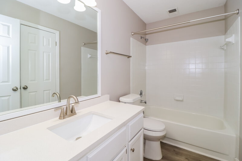 2,205/Mo, 2535 Clydes Place Cv Memphis, TN 38133 Bathroom View