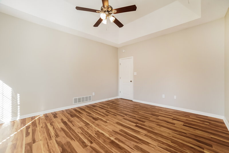 3,390/Mo, 2221 Linda Shore Dr Southaven, MS 38672 Main Bedroom View 2