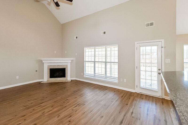 3,200/Mo, 5952 Christopher Jordan Dr Southaven, MS 38672 Living Room View 2