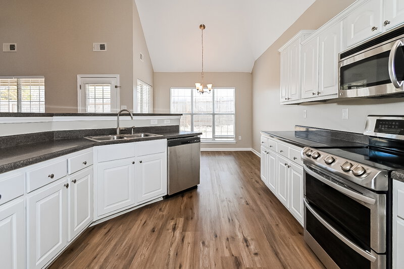 3,200/Mo, 5952 Christopher Jordan Dr Southaven, MS 38672 Kitchen View