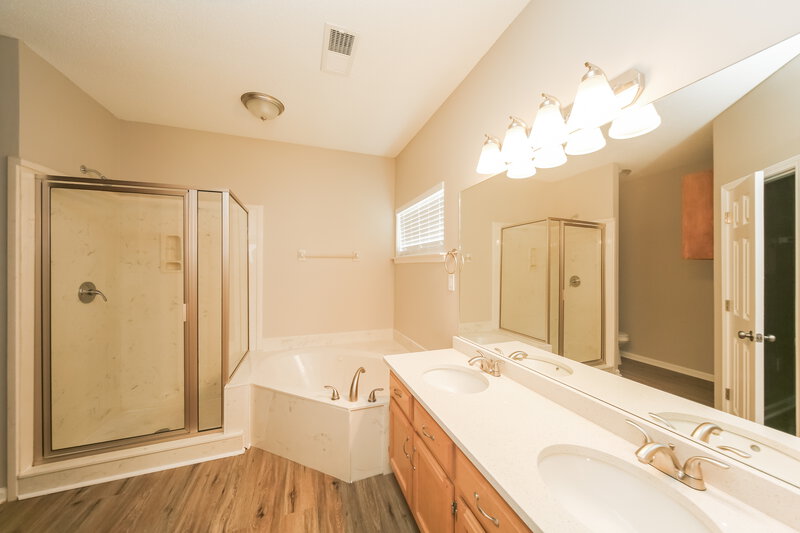 2,380/Mo, 9162 Tahoe Dr Olive Branch, MS 38654 Main Bathroom View