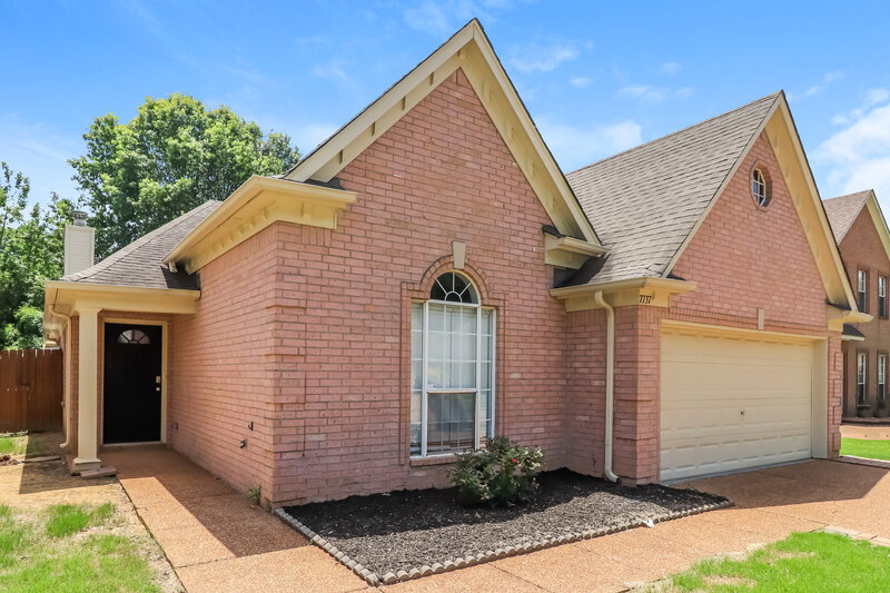1,695/Mo, 7737 Wolfden Cir Memphis, TN 38133 Front View