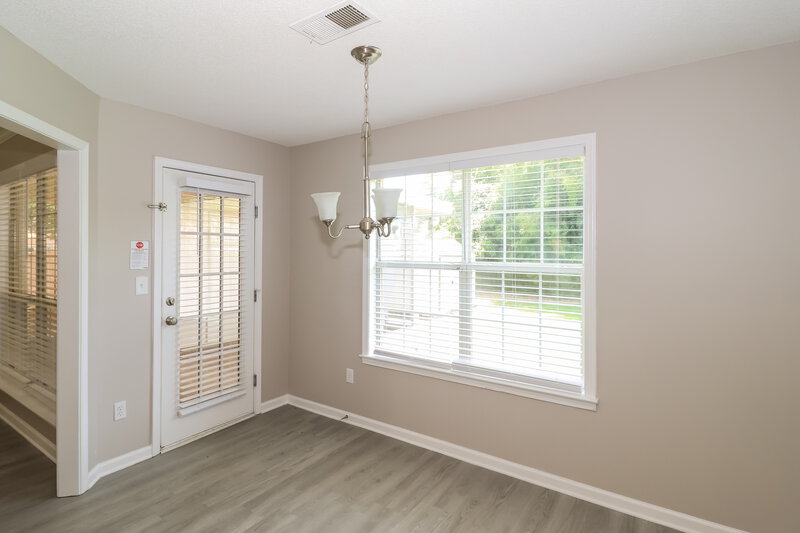 1,695/Mo, 7737 Wolfden Cir Memphis, TN 38133 Dining Room View