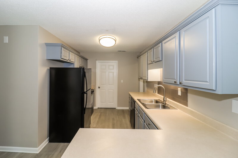 1,695/Mo, 7737 Wolfden Cir Memphis, TN 38133 Kitchen View