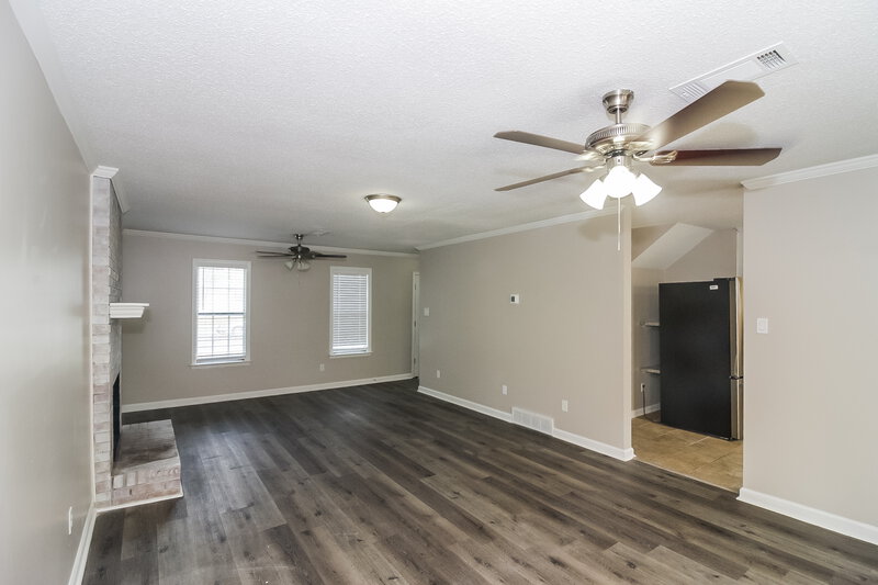 1,840/Mo, 967 Hawkview Dr Cordova, TN 38018 Living Room View 2