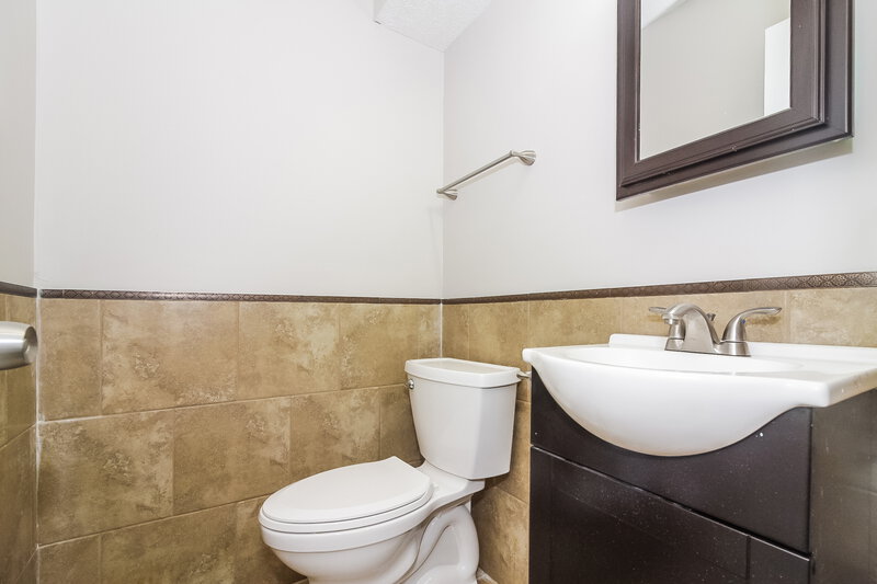 1,840/Mo, 967 Hawkview Dr Cordova, TN 38018 Bathroom View