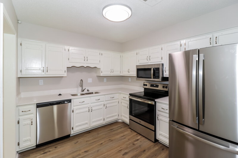 1,735/Mo, 6293 Star Valley Dr Bartlett, TN 38134 Kitchen View 2