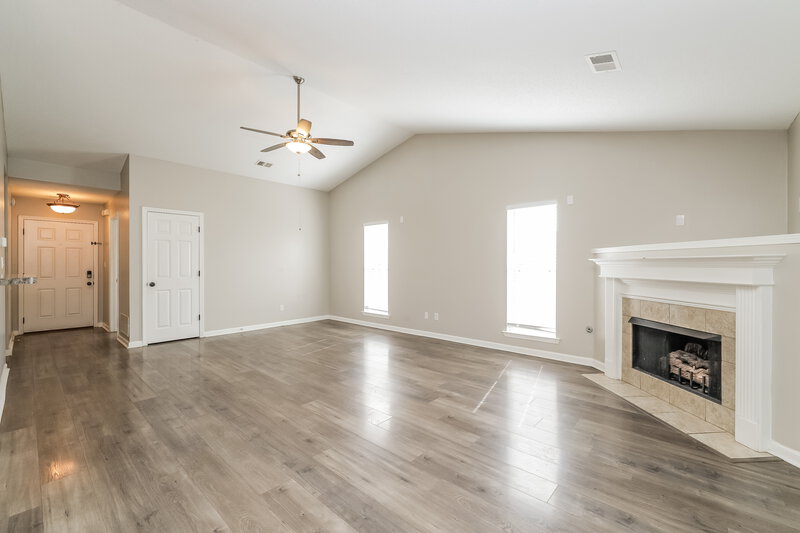 2,870/Mo, 13202 Claybourne Cv Olive Branch, MS 38654 Living Room View 2