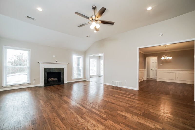 2,015/Mo, 255 S Sanga Rd Cordova, TN 38018 Living Room View 2