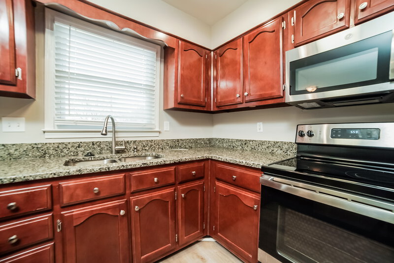 2,015/Mo, 255 S Sanga Rd Cordova, TN 38018 Kitchen View