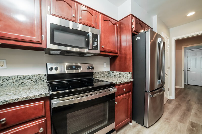 2,015/Mo, 255 S Sanga Rd Cordova, TN 38018 Kitchen View 2