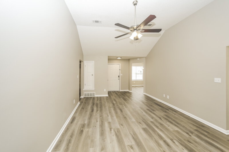 2,230/Mo, 5515 Whiteley Cv Memphis, TN 38141 Living Room View 2