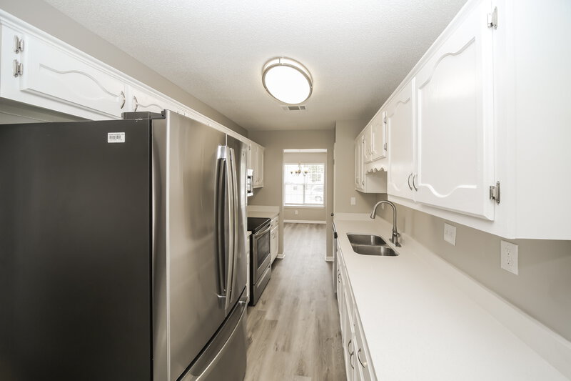 2,230/Mo, 5515 Whiteley Cv Memphis, TN 38141 Kitchen View