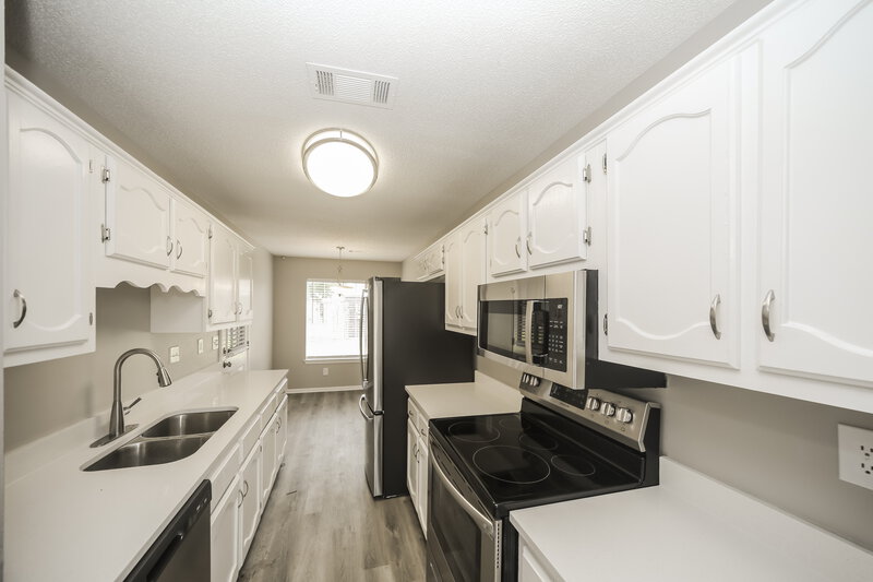 2,230/Mo, 5515 Whiteley Cv Memphis, TN 38141 Kitchen View 2