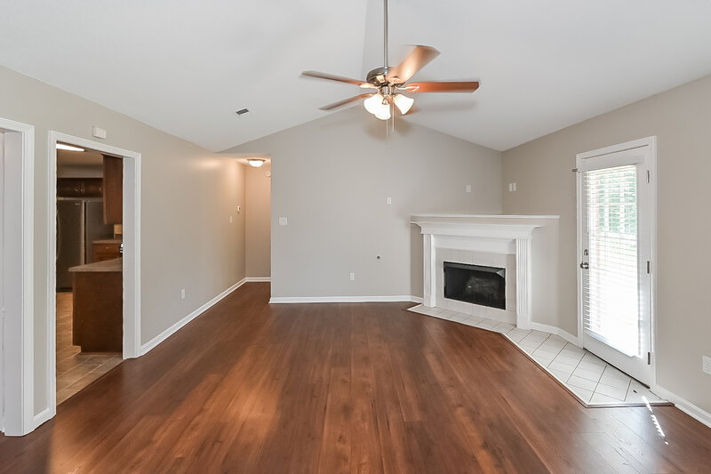 1,705/Mo, 7556 Bear Cv Walls, MS 38680 Living Room View 3