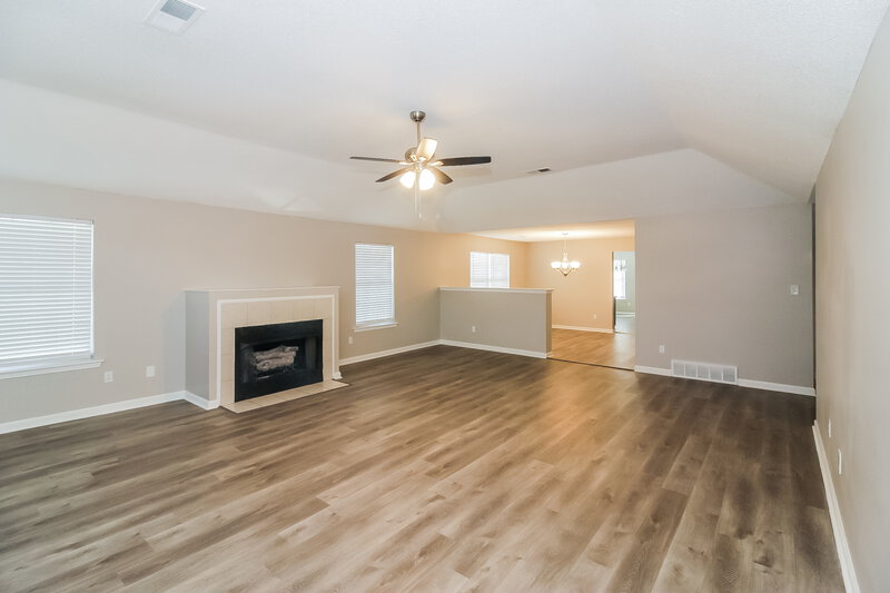 1,645/Mo, 4784 Harvest Park Dr Memphis, TN 38125 Living Room View 2