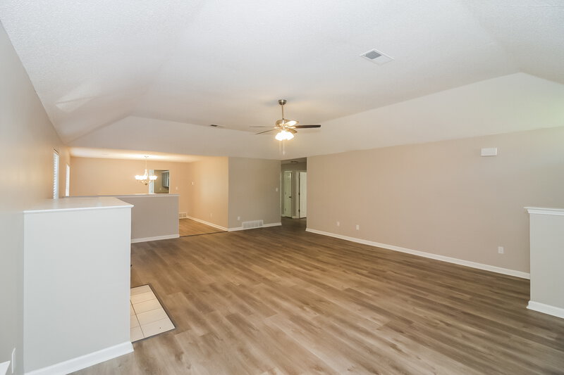 1,645/Mo, 4784 Harvest Park Dr Memphis, TN 38125 Living Room View 3