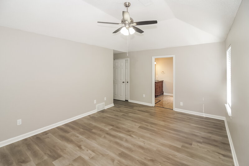 1,645/Mo, 4784 Harvest Park Dr Memphis, TN 38125 Main Bedroom View