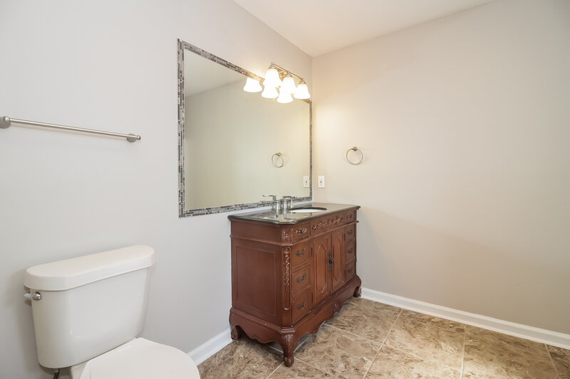 1,645/Mo, 4784 Harvest Park Dr Memphis, TN 38125 Main Bathroom View