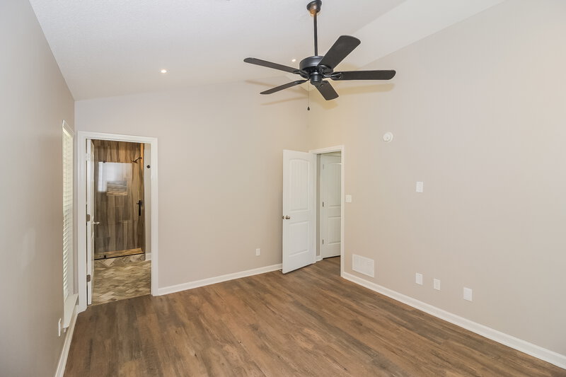 2,125/Mo, 8331 Grayce Dr Southaven, MS 38671 Main Bedroom View 2