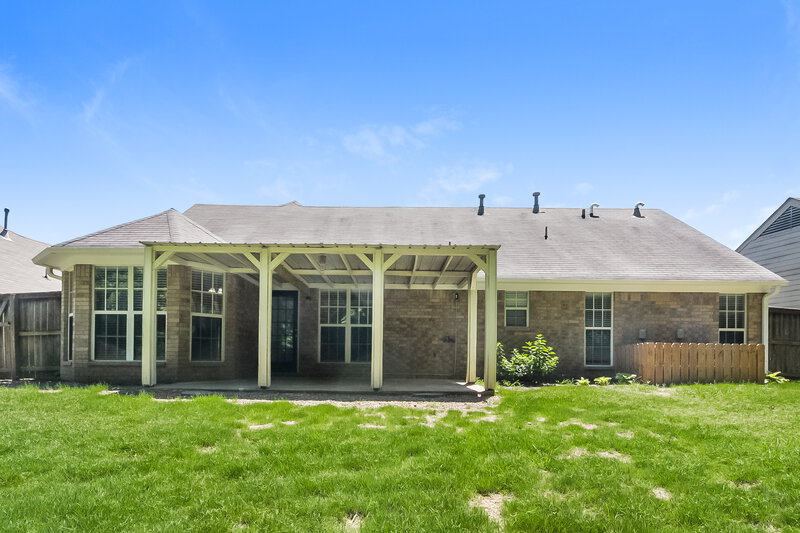2,125/Mo, 8331 Grayce Dr Southaven, MS 38671 Rear View