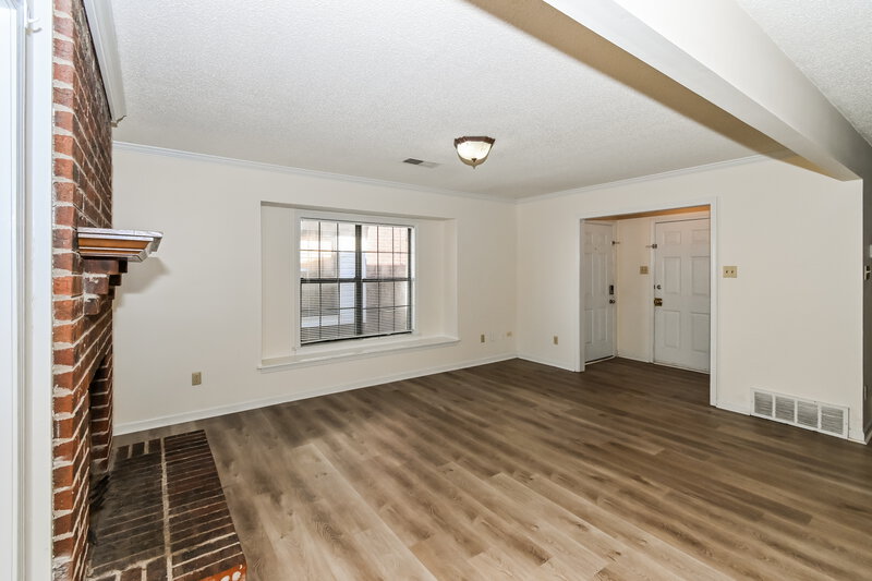 2,250/Mo, 7775 Biloxi Cv Millington, TN 38053 Living Room View 3
