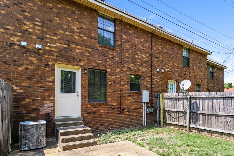 1,270/Mo, 7778 Biloxi Cv Apt 103 Millington, TN 38053 Rear View