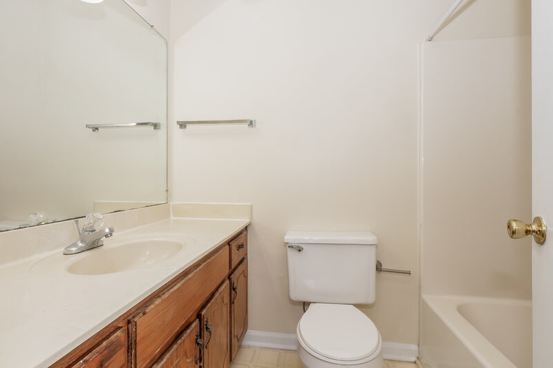 1,190/Mo, 7778 Biloxi Cv Apt 104 Millington, TN 38053 Bathroom View
