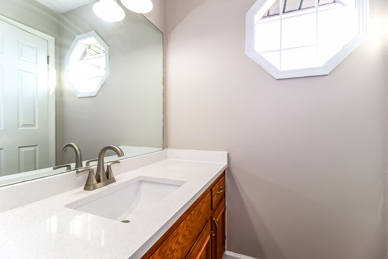 1,460/Mo, 7792 Hickory Meadow Rd Millington, TN 38053 Main Bathroom View