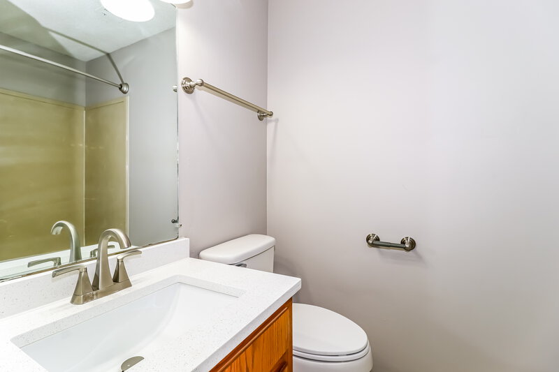 1,460/Mo, 7792 Hickory Meadow Rd Millington, TN 38053 Bathroom View