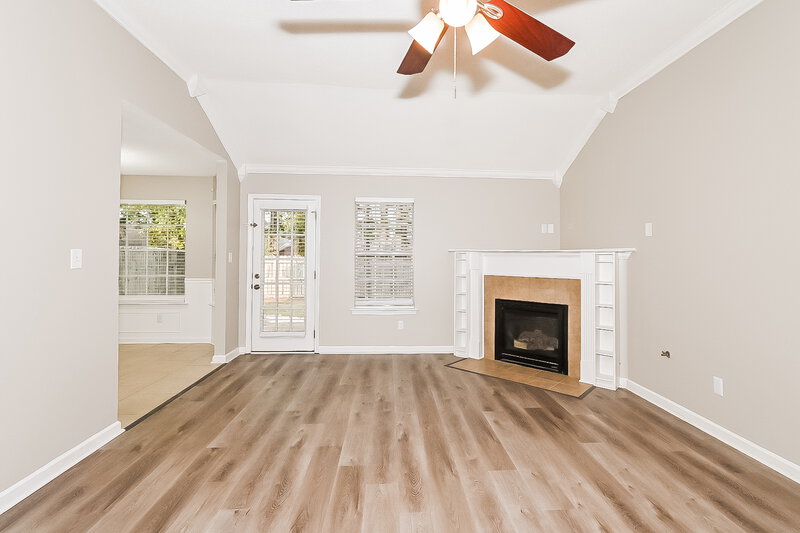 1,960/Mo, 5713 Bedford Loop E Southaven, MS 38672 Living Room View