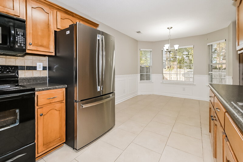 1,960/Mo, 5713 Bedford Loop E Southaven, MS 38672 Kitchen View 2