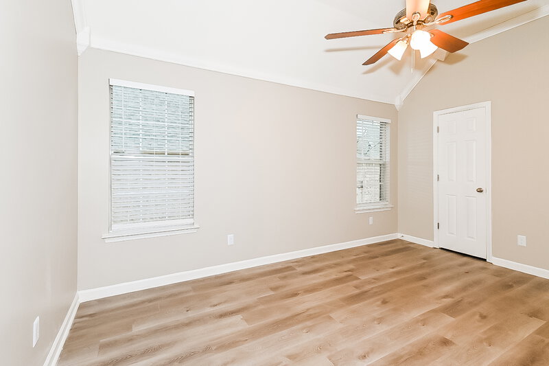 1,960/Mo, 5713 Bedford Loop E Southaven, MS 38672 Main Bedroom View 2