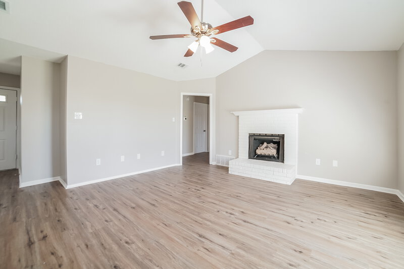 1,625/Mo, 9179 Belmont Dr Southaven, MS 38671 Living Room View