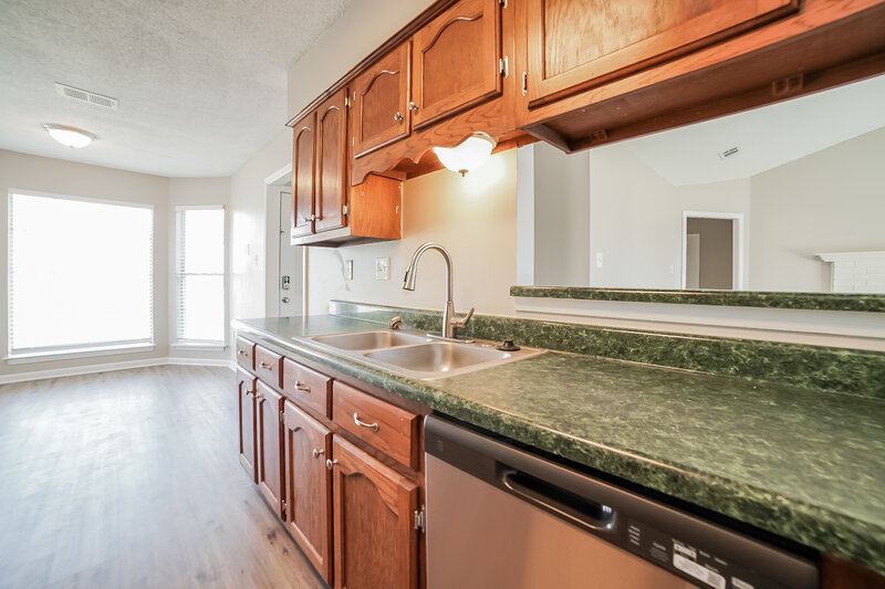 1,625/Mo, 9179 Belmont Dr Southaven, MS 38671 Kitchen View
