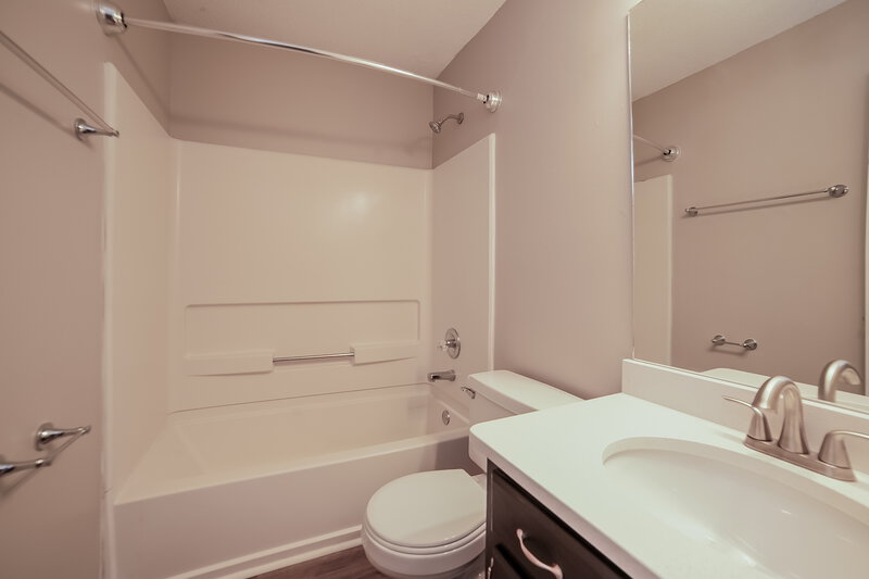 1,625/Mo, 9179 Belmont Dr Southaven, MS 38671 Bathroom View