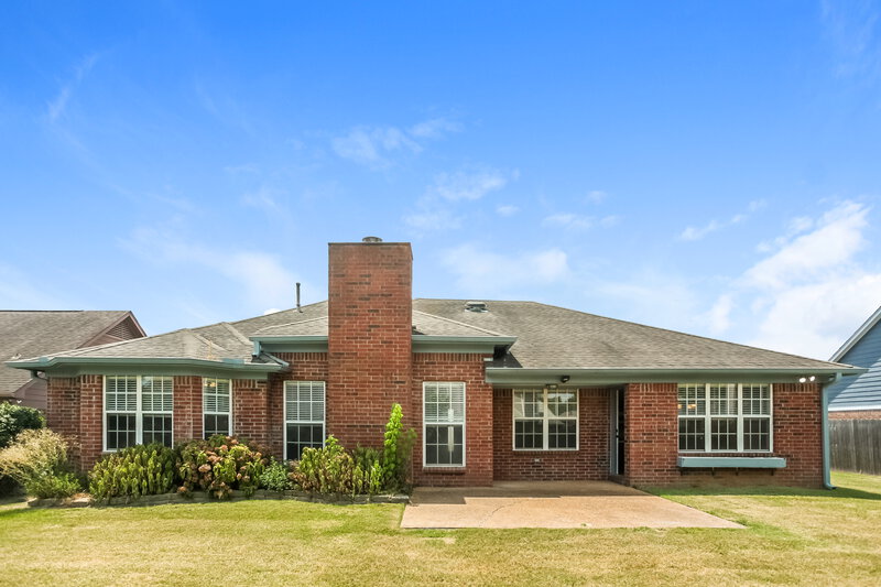 1,710/Mo, 7852 Tankerston Dr Memphis, TN 38125 Rear View