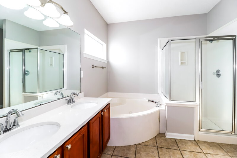 1,985/Mo, 9275 Speerberry Cir Cordova, TN 38016 Main Bathroom View