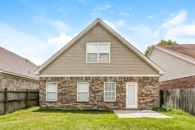 2,730/Mo, 9864 White Poplar Dr Olive Branch, MS 38654 Rear View