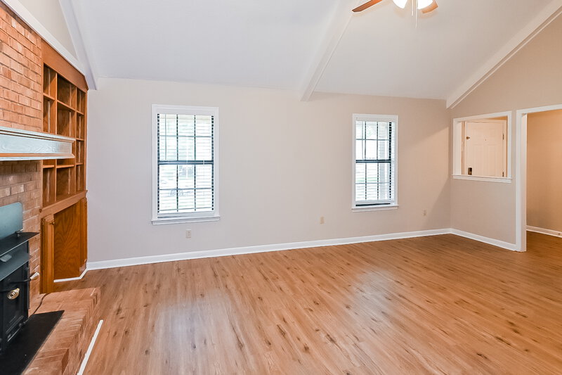 1,560/Mo, 7120 Grove Park Cv Olive Branch, MS 38654 Living Room View