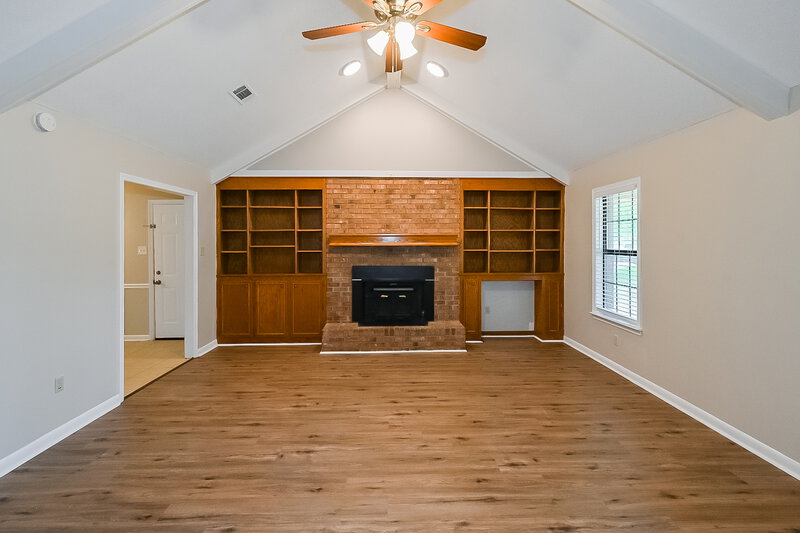 1,560/Mo, 7120 Grove Park Cv Olive Branch, MS 38654 Living Room View 2