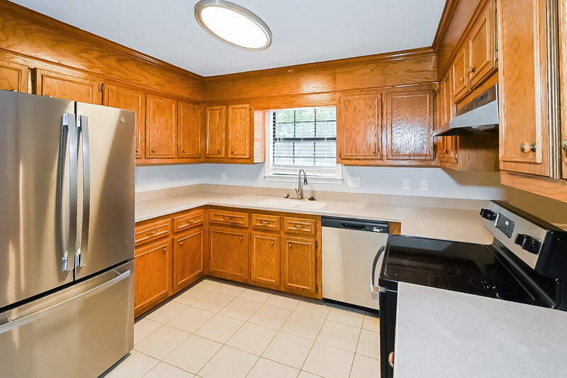 1,560/Mo, 7120 Grove Park Cv Olive Branch, MS 38654 Kitchen View