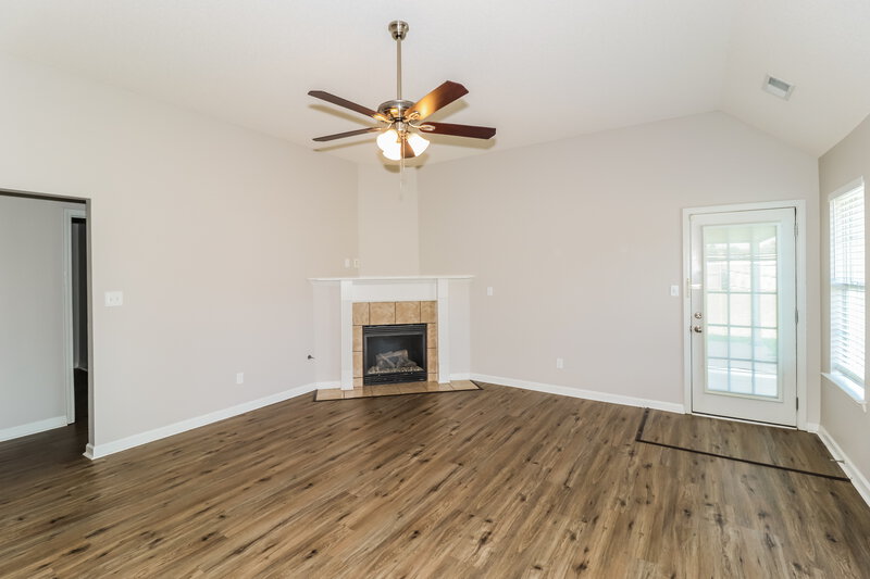 1,615/Mo, 7896 Allen Ridge Ln Olive Branch, MS 38654 Living Room View